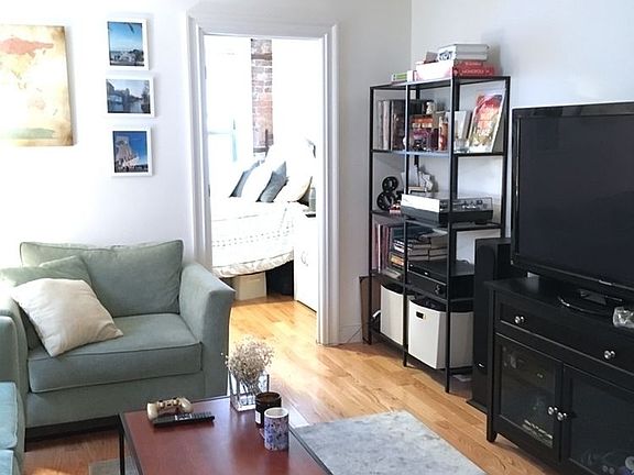 2nd image of 118 E 4th St APT 10