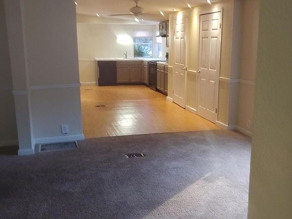 3rd image of 4623 California Ave