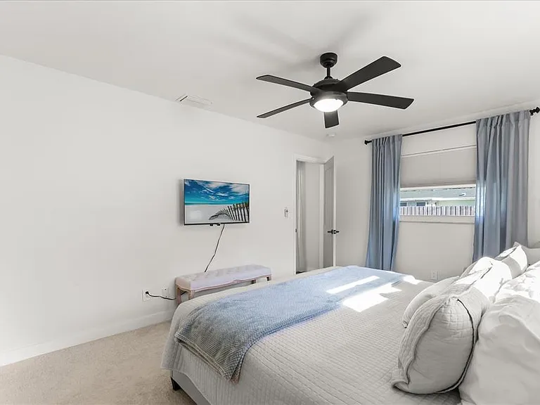 13923 Brewster Dr — Photo 29