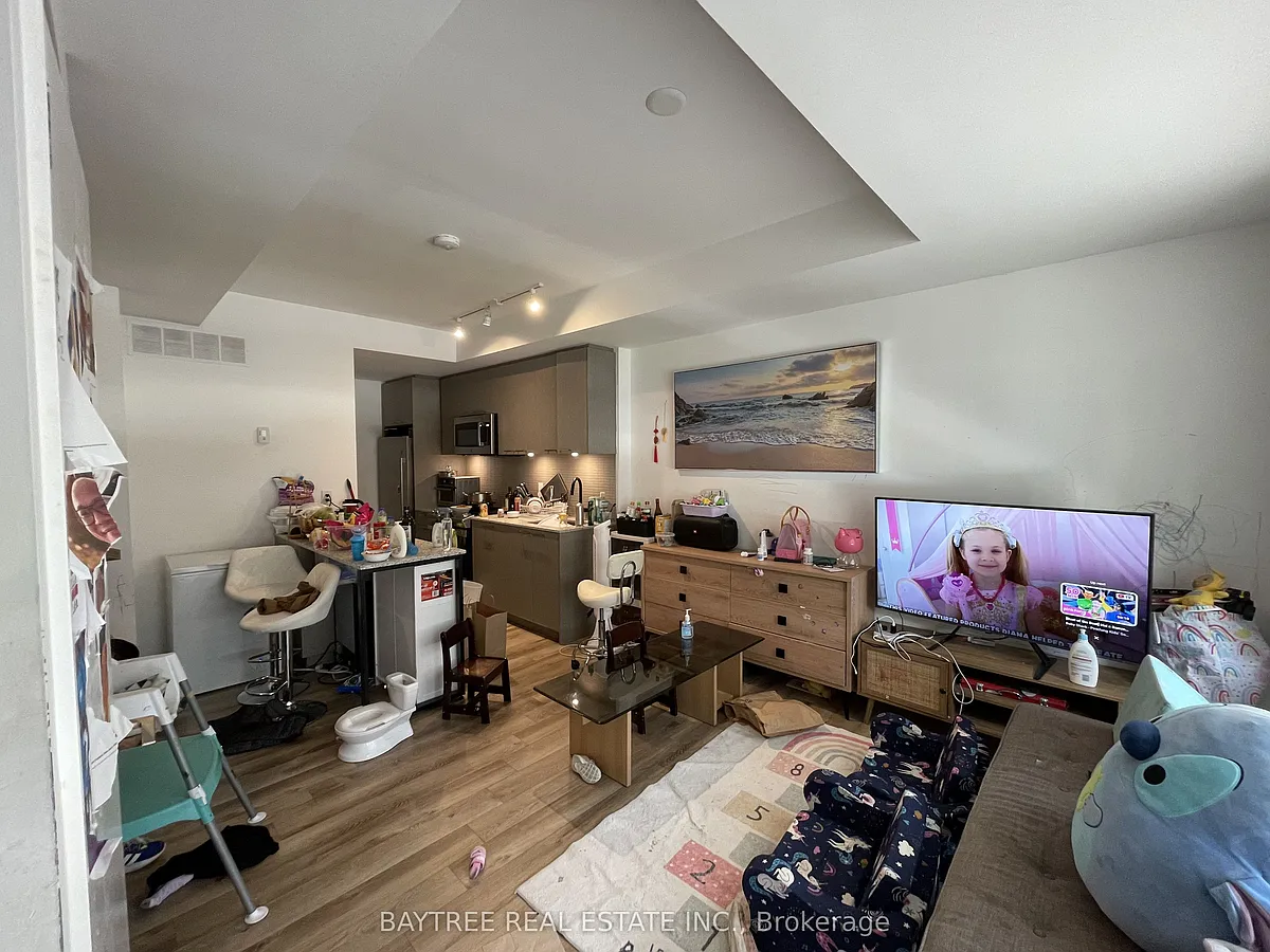 Building Photo - 40 Ed Clark Gdns #Townhouse 21