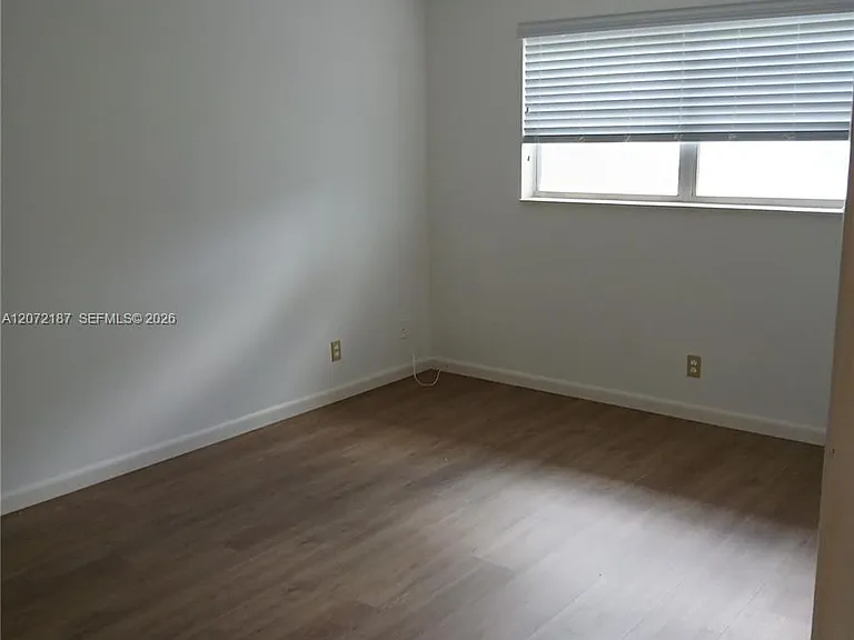 302 Lake Evelyn Dr #302 — Photo 11