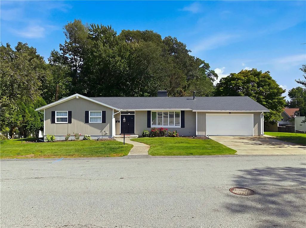 3 bed, 3.0 bath, 2669 sqft, $4,900 — Photo 1