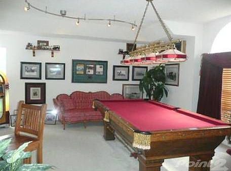 LARGE BRIGHT LIVING/DINING COMBO