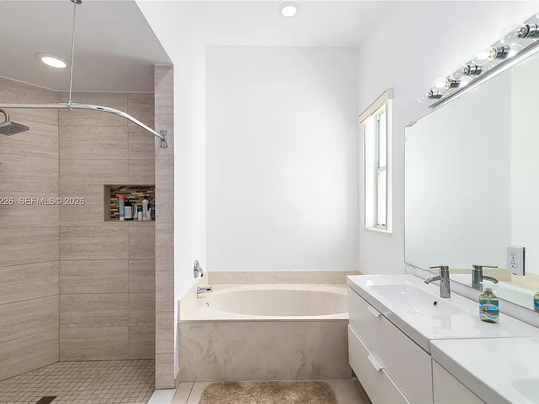 14275 NW 18th Pl — Photo 15