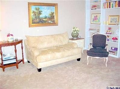 3rd image of 1339 N Columbus Ave Unit 205