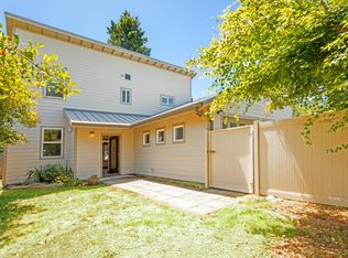 130 Pine Ave, Redway, CA 95560