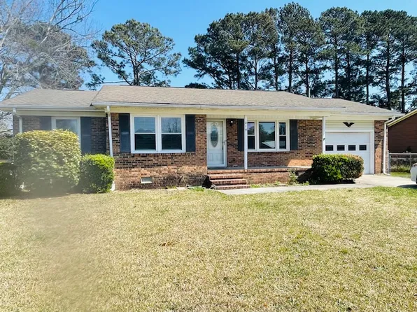 215 Forest View Dr, Havelock, NC 28532