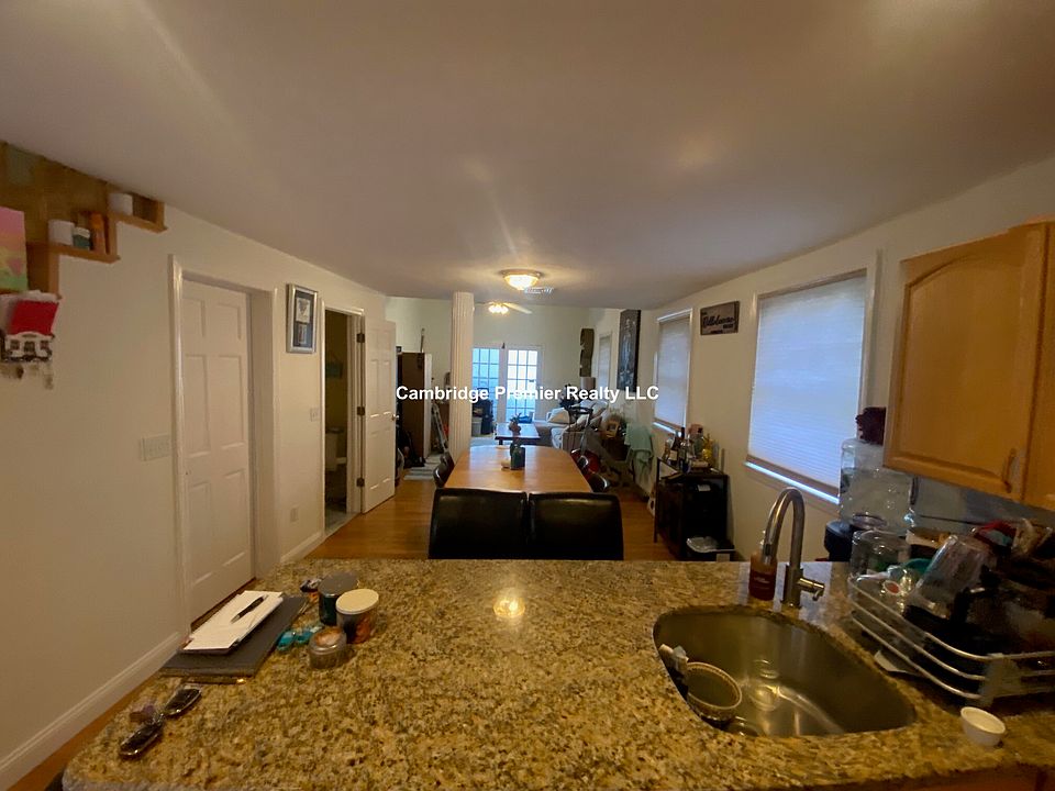 1st image of 211 Salem St #1