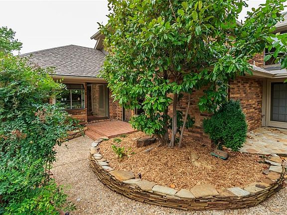 2nd image of 3605 Meadow Lark Ln