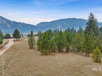 2 Woodland Dr, Garden Valley, ID, 83622