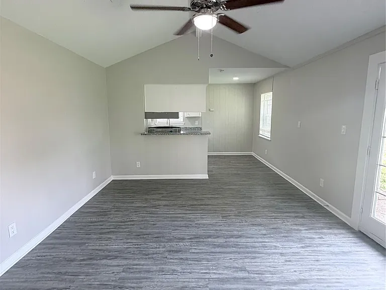 7705 Parker Rd — Photo 16