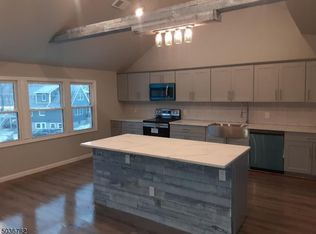430 E Lakeshore Dr, Highland Lakes, NJ 07422