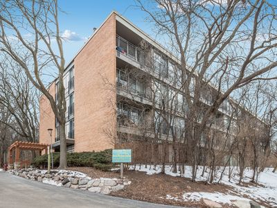 5830 Oakwood Dr APT 4A, Lisle, IL, 60532