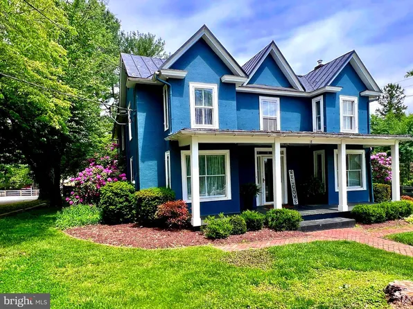 18 E Loudoun St, Round Hill, VA 20141