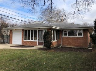 933 N Knight Ave, Park Ridge, IL 60068