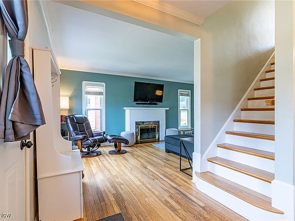 4th image of 3451 Granton Ave