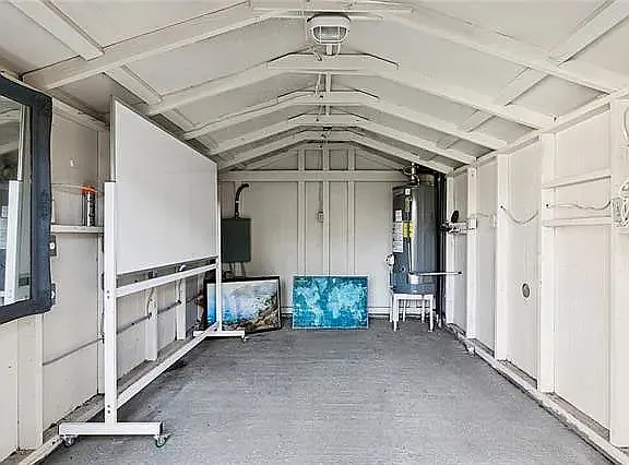3 bed, 1200 sqft, $2,100 — Photo 4