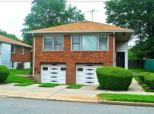 2817 206th St, Bayside, NY 11360