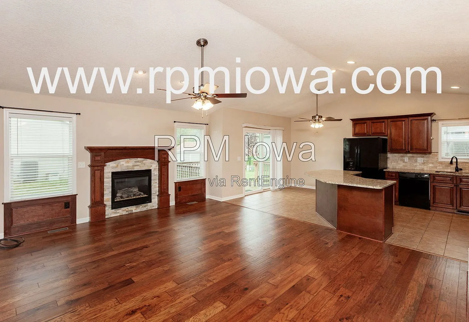 4 bed, 3.0 bath, 2430 sqft, $2,495 — Photo 4