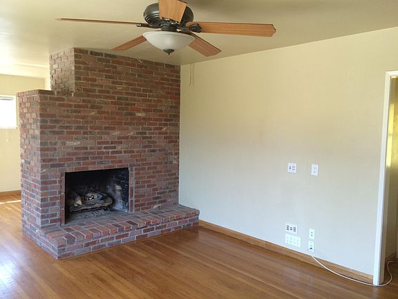 5th image of 270 E Hurst St