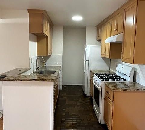 5th image of 238 Larkspur Plaza Dr