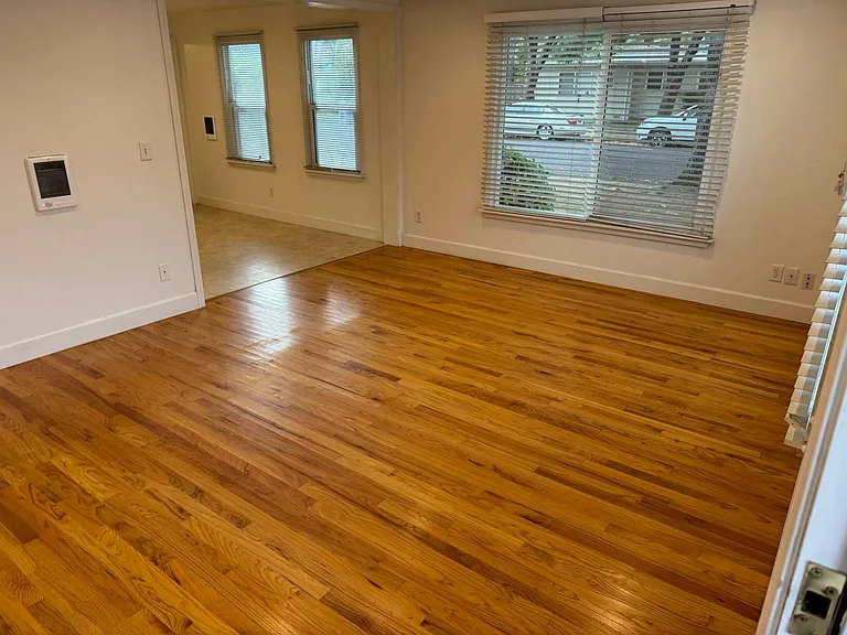 2091 Hilyard St — Photo 2