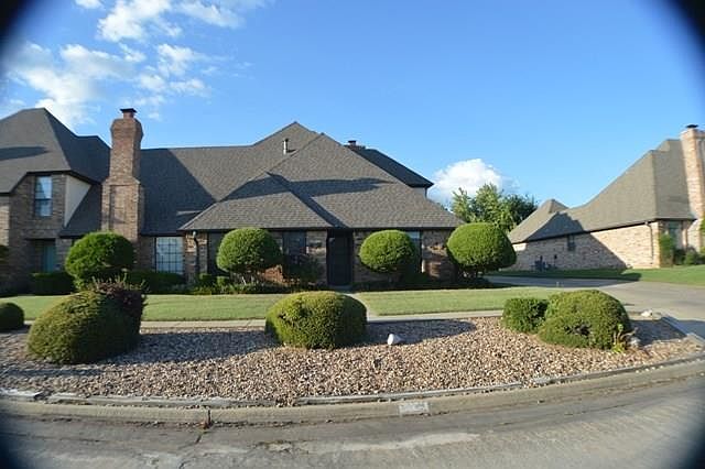 1st image of 2607 E Greenbriar Pl