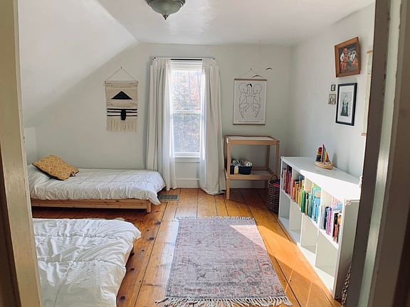 3rd image of 251 Belmont Ave