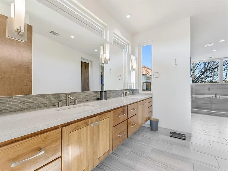 6813 Valburn Dr — Photo 14