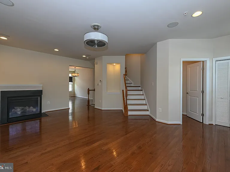 3707 Hansberry Ct NE — Photo 6