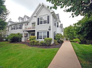 1402 Magnolia Ln, Branchburg, NJ 08876