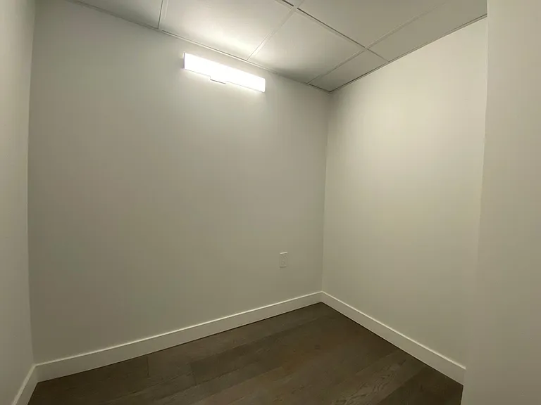 1111 Richards St #1506 — Photo 10