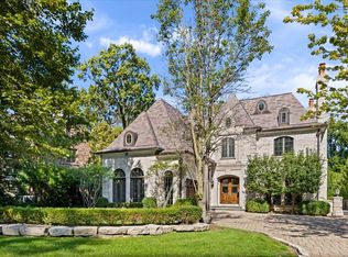 121 Hogarth Ln, Glencoe, IL 60022