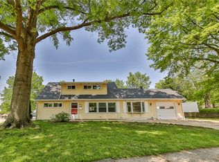 3023 Prior Dr, Cuyahoga Falls, OH 44223