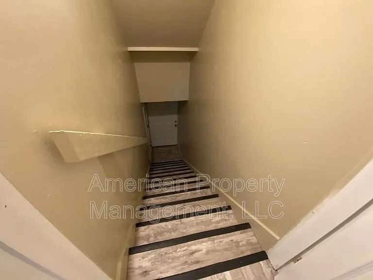 3605 1/2 E 16th St #B — Photo 4