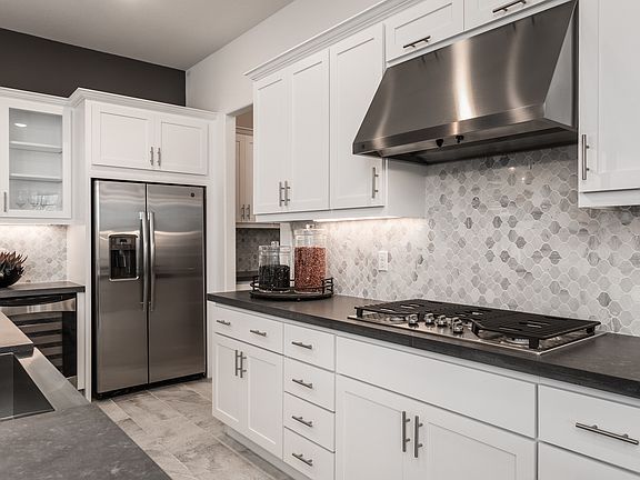 5th image of 419 W Warren Ct