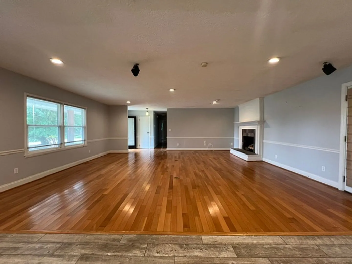 3 Bedroom, 2 Bath Home in Belle Meade — Photo 2