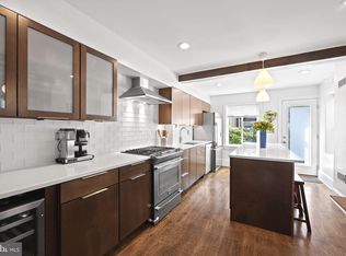 2042 Carpenter St, Philadelphia, PA