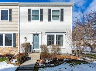 1236 Marseille Ct, Rochester, MI 48307