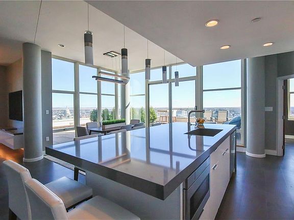 5th image of 1 W Exchange St Unit 2903