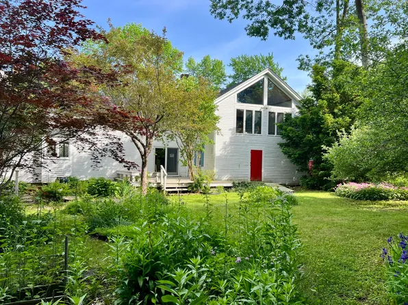 59 Cedar Street, Belfast, ME 04915
