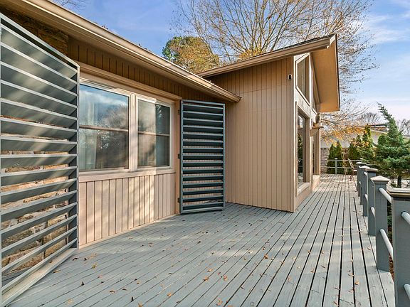 4th image of 2501 Scenic Ln