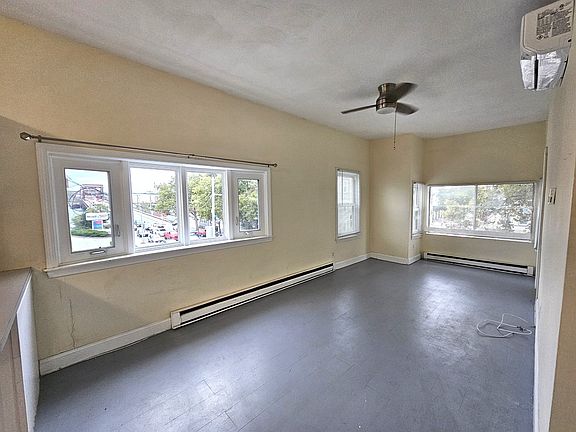 2nd image of 464 Meridian St #B