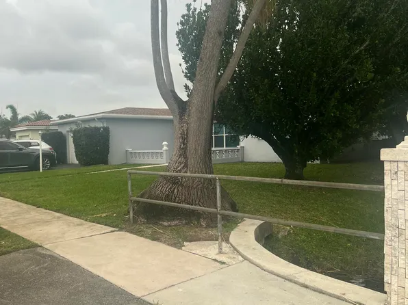 4680 NW 39th Street, Lauderdale Lakes, FL 33319