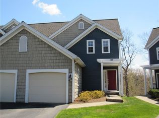 197 S Oak Ridge Cir, Erie, PA 16509