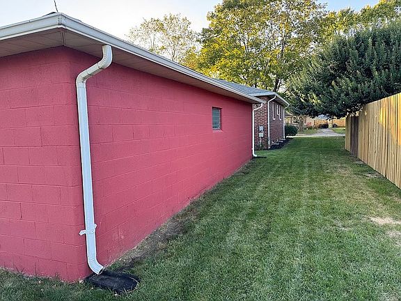 5th image of 284 Topsfield Rd