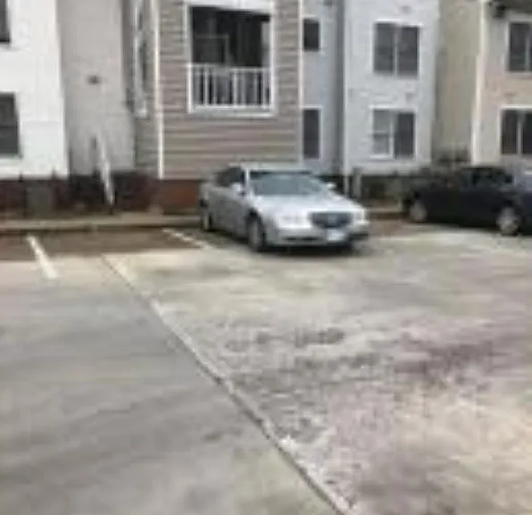 810 Court St — Photo 2