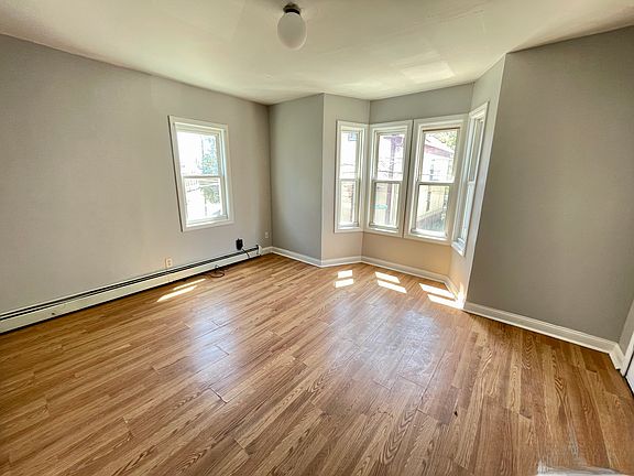 5th image of 32 Gilmore St #201