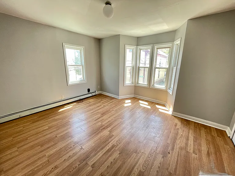 32 Gilmore St #201 — Photo 5