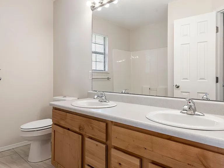 1939 N Caton Dr — Photo 12